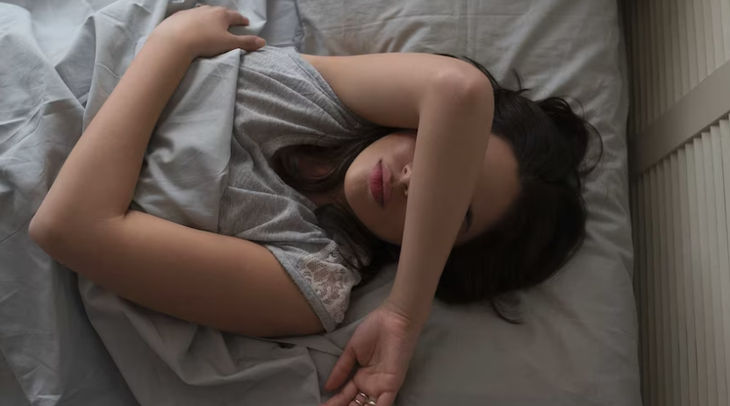 Ngủ ngáy là nỗi khổ của không ít người, kể cả nam lẫn nữ - Ảnh minh họa: Getty