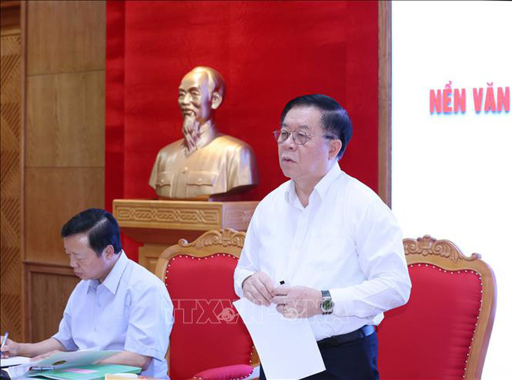 Ông Nguyễn Trọng Nghĩa, bí thư Trung ương Đảng, trưởng Ban Tuyên giáo Trung ương - chủ trì cuộc họp - Ảnh: TTXVN