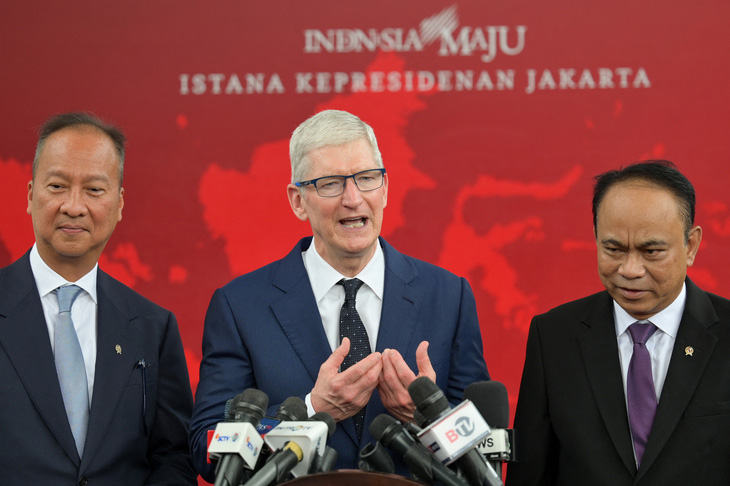 CEO Apple Tim Cook khen Indonesia, xem xét xây nhà máy