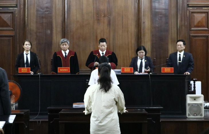 Tòa tuyên phạt bà Trương Thị Kim Soan mức án 18 năm tù - Ảnh: KHẮC HIẾU