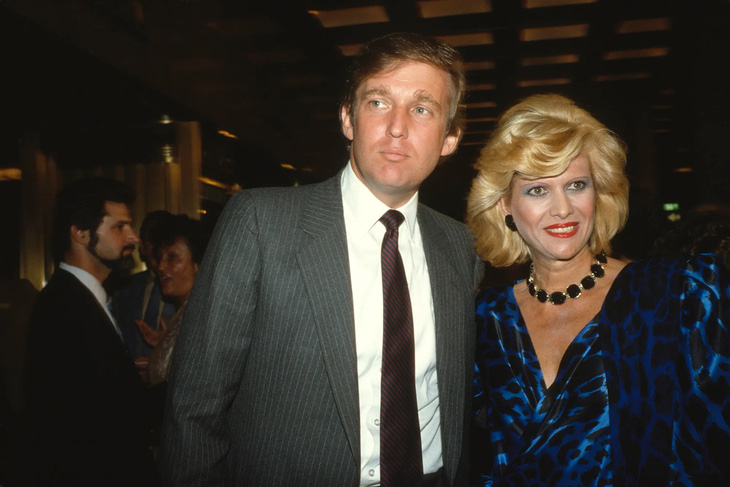 Ông Trump và người vợ quá cố Ivana Trump, cặp đôi quyền lực của New York thập niên 1980 - Ảnh: GETTY IMAGES 