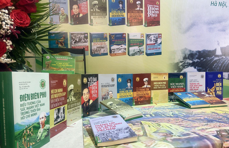 Bộ sách kỷ niệm 70 năm Chiến thắng Điện Biên Phủ của Nhà xuất bản Quân Đội Nhân Dân - Ảnh: T.ĐIỂU