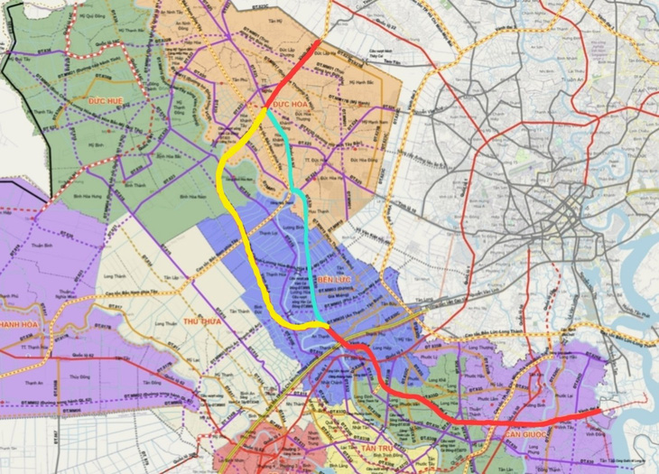 Vành đai 4 TP.HCM theo thiết kế chỉnh lại hướng tuyến (màu vàng) so với quy hoạch cũ (màu xanh) do Long An đề xuất để tránh khu dân cư - Ảnh: SƠN LÂM
