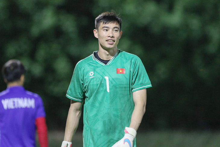 Thủ môn đội trưởng Quan Văn Chuẩn tự tin trước trận ra quân gặp U23 Kuwait tại VCK U23 châu Á 2024 - Ảnh: VFF