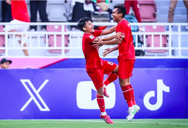 Niềm vui của U23 Indonesia sau khi ghi bàn vào lưới U23 Úc - Ảnh: AFC