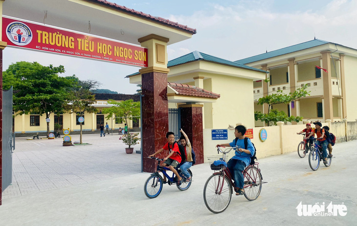 Trường tiểu học Ngọc Sơn được đầu tư xây dựng khang trang - Ảnh: DOÃN HÒA
