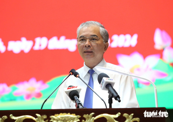 Ông Ngô Minh Châu, phó chủ tịch UBND TP.HCM, phát biểu tại hội nghị - Ảnh: MINH HÒA
