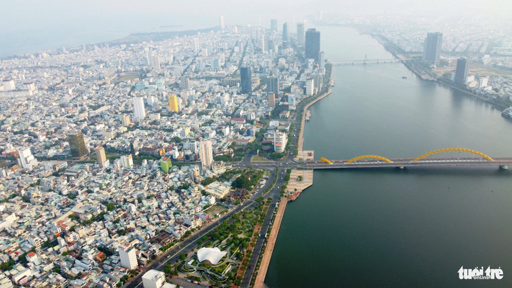 Trong tương lai sẽ có tuyến đi bộ ven sông Hàn từ chân cầu Trần Thị Lý đến cầu Thuận Phước - Ảnh: ĐOÀN CƯỜNG