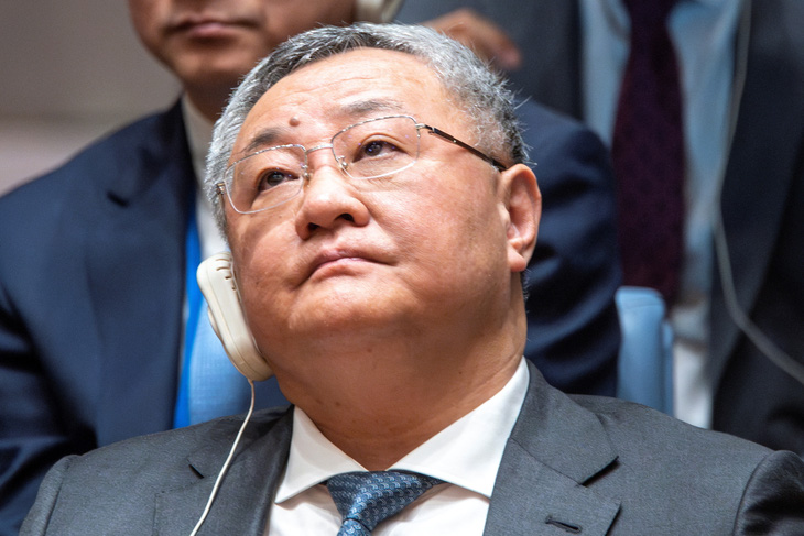 Biểu cảm của Đại sứ Trung Quốc tại Liên Hiệp Quốc, ông Phó Thông, sau khi Mỹ phủ quyết việc kết nạp Nhà nước Palestine - Ảnh: REUTERS