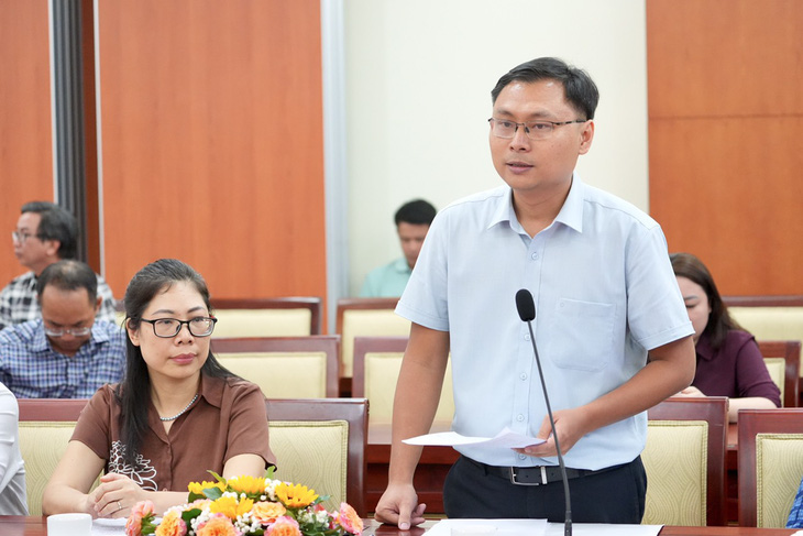 Phó bí thư Thành đoàn TP.HCM Trương Minh Tước Nguyên phát biểu tại hội nghị - Ảnh: HỮU HẠNH 