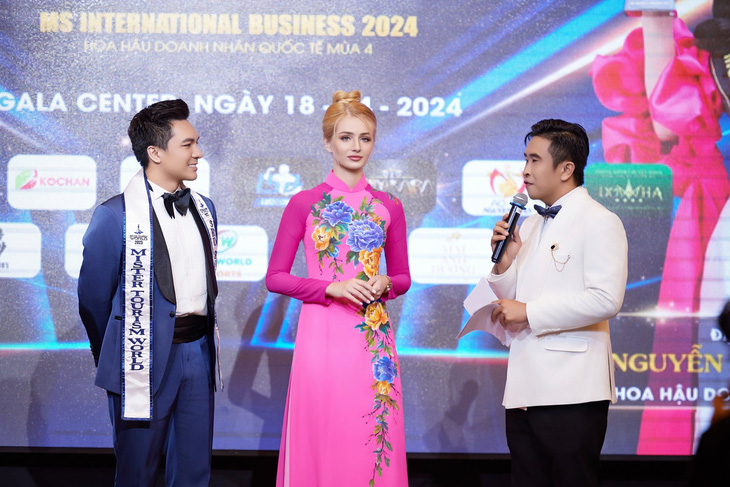 Hoa hậu Nga 2017 sang Việt Nam, mặc áo dài chọn Hoa hậu Doanh nhân quốc tế- Ảnh 2.