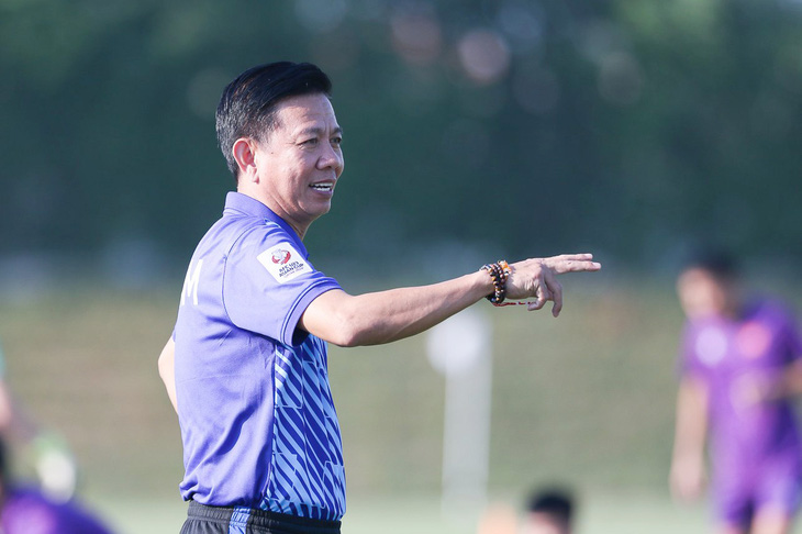 HLV Hoàng Anh Tuấn hy vọng người hâm mộ nước nhà sẽ tiếp thêm tinh thần cho U23 Việt Nam - Ảnh: VFF
