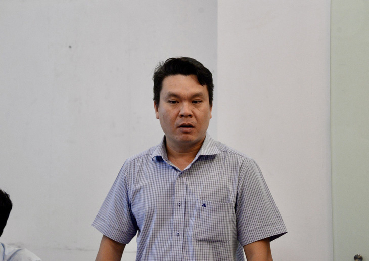 Ông Lê Hoàn - phó giám đốc Trung tâm Quản lý giao thông công cộng TP.HCM - thông tin về mini app trên Zalo chiều 19-4 - Ảnh: THU DUNG