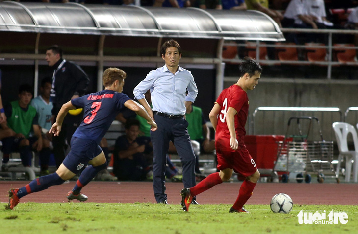 HLV Akira Nishino khi dẫn dắt Thái Lan đối đầu Việt Nam ở vòng loại World Cup 2022 - Ảnh: N.K.
