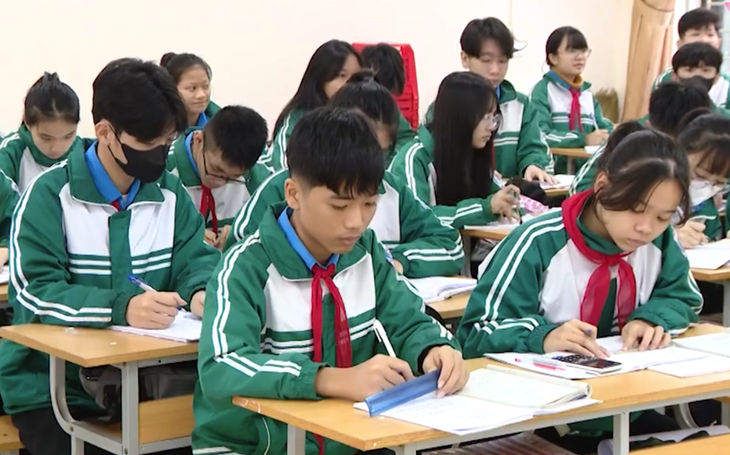 Học sinh TP Vinh, Nghệ An ôn tập cho kỳ thi tuyển sinh vào lớp 10 - Ảnh: DOÃN HÒA