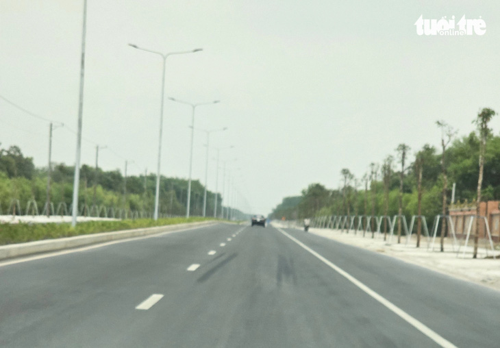 Một đoạn đường tạo lực Bắc Tân Uyên - Phú Giáo - Bàu Bàng qua huyện Bàu Bàng, tỉnh Bình Dương đã được thông xe ngay trong tháng 4-2024 - Ảnh: BÁ SƠN