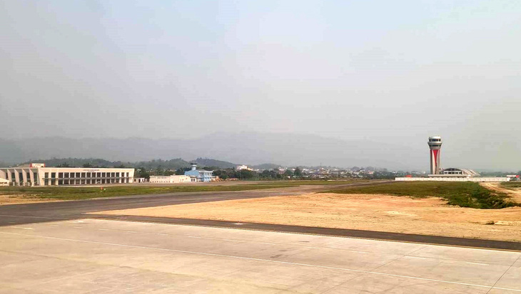 Đài kiểm soát không lưu mới khánh thành có vị trí trung tâm của sân bay Điện Biên - Ảnh: BÙI TÂN