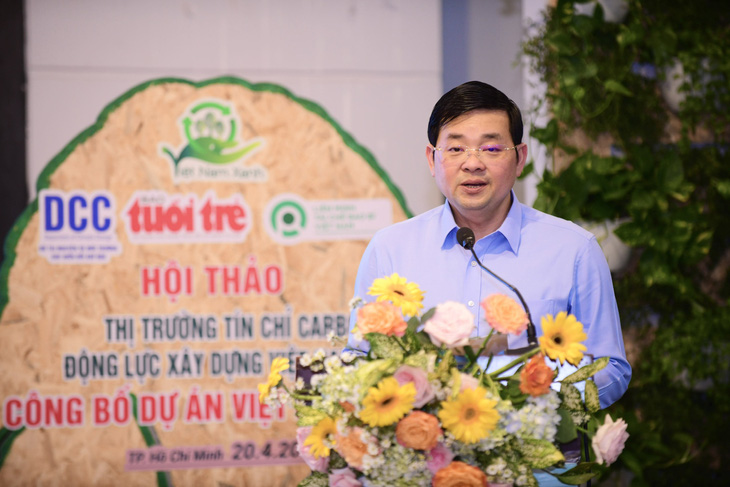 Ông Nguyễn Toàn Thắng - giám đốc Sở Tài nguyên và Môi trường TP.HCM - với nội dung “Cơ hội và thách thức cho phát triển xanh của TP.HCM - Ảnh: QUANG ĐỊNH