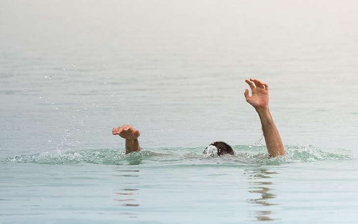 Kịp thời cứu nhiều người tắm biển đuối nước ở Quy Nhơn