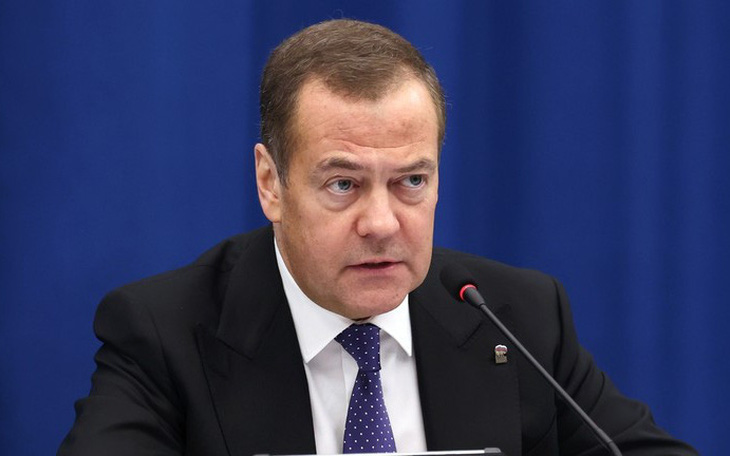 Ông Medvedev: Gói viện trợ 61 tỉ USD mới của Mỹ cũng không cứu nổi Ukraine