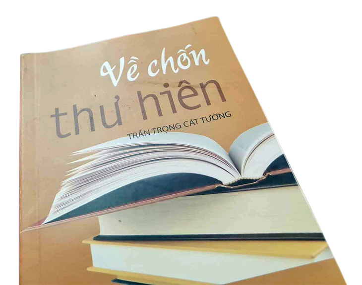 Cuốn sách Về chốn thư hiên của bác sĩ Nguyễn Duy Long