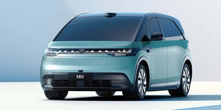 Nhìn bên ngoài, Zeekr Mix trông khá giống mẫu minivan Volkswagen ID Buzz. Mix sẽ được trang bị pin được phát triển bởi CATL và Geely, có thể là gói 86kWh được sử dụng trên Zeekr 001 kết hợp với nền tảng điện 800V giúp tăng cường tốc độ sạc - Ảnh: Zeekr