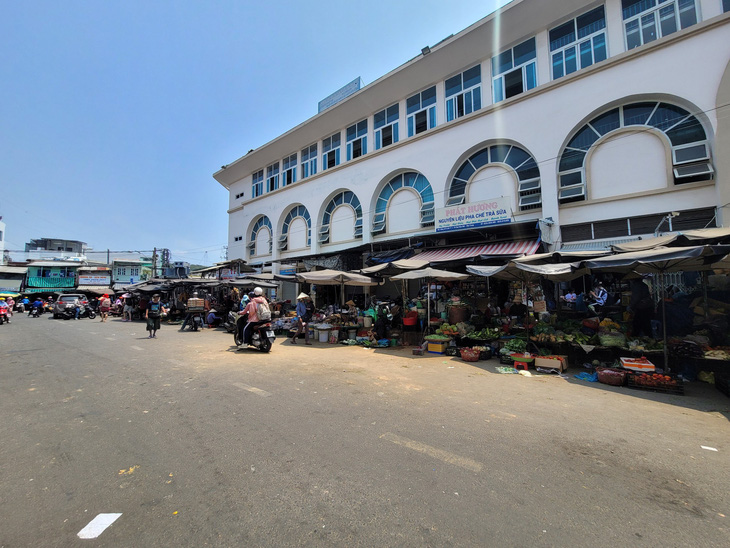 Khu vực ở chợ Đầm Nha Trang - Ảnh: TRẦN HƯỚNG