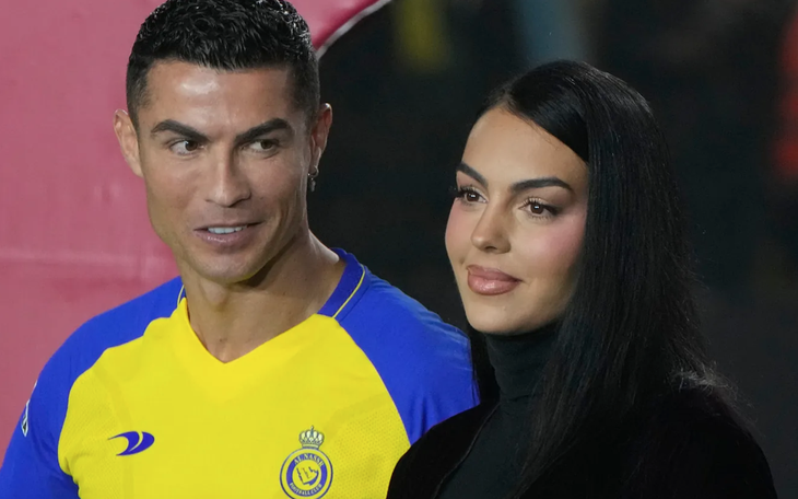Cristiano Ronaldo và bạn gái 