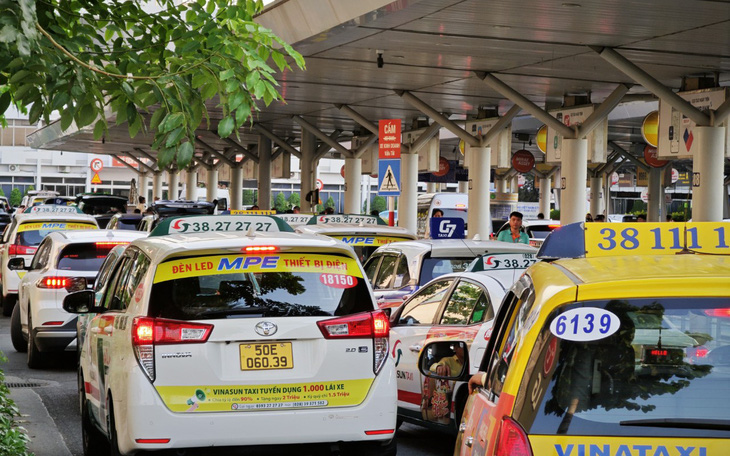 Taxi truyền thống đổi mới dàn xe, bớt bị chê 