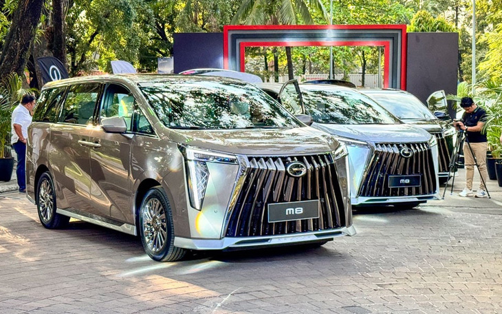 Xe Trung Quốc sao chép Lexus LM, đấu Toyota Alphard bằng giá rẻ