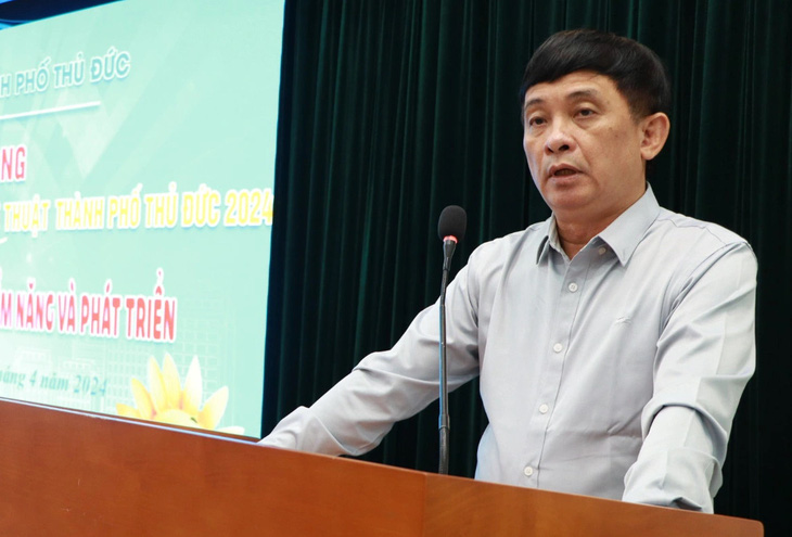 Phó chủ tịch UBND thành phố Thủ Đức Nguyễn Kỳ Phùng phát động cuộc vận động sáng tác - Ảnh: BTC
