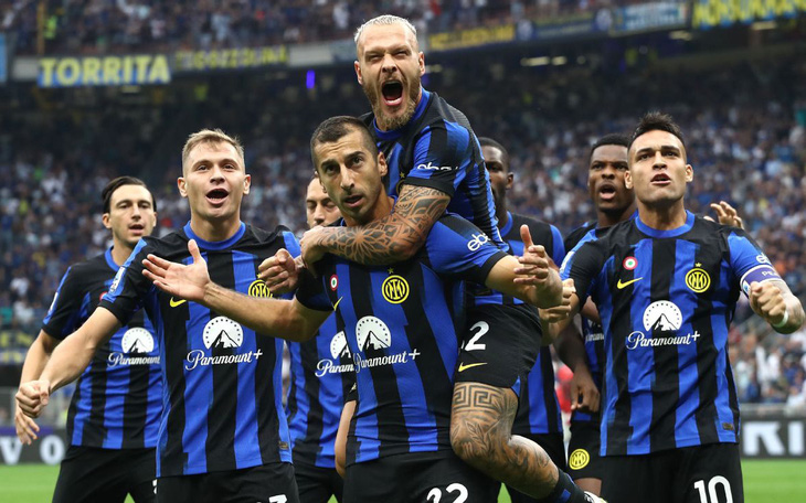 Thắng AC Milan, Inter Milan lên ngôi vô địch Serie A sớm 5 vòng đấu