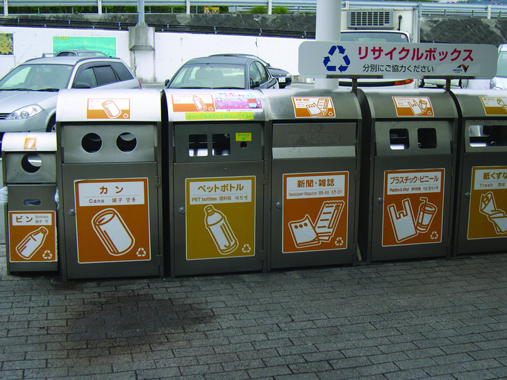 Hệ thống phân loại rác ở Nhật. Ảnh: Flickr