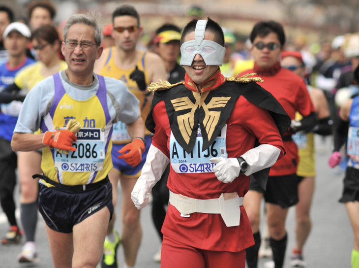 Muôn kiểu cosplay của runner trên đường chạy marathon- Ảnh 10.