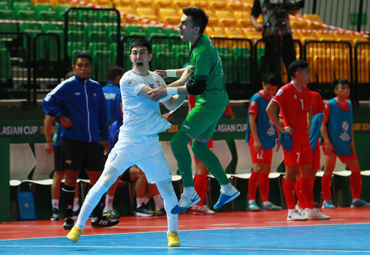 Thua Uzbekistan ở tứ kết, tuyển futsal Việt Nam sẽ gặp Kyrgyzstan ở vòng play-off