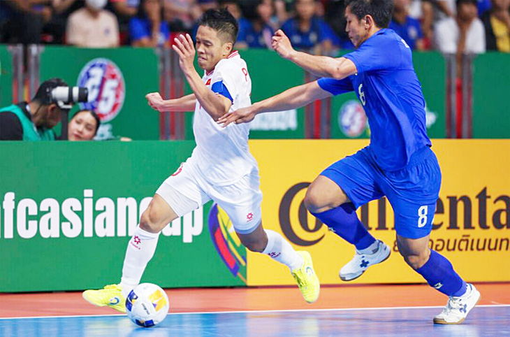 Trận đấu khó khăn đang chờ đón tuyển futsal Việt Nam (trái) trong việc thực hiện mục tiêu lần thứ ba tham dự World Cup - Ảnh: AFC