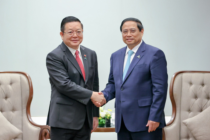 Trong khuôn khổ diễn đàn, Thủ tướng Phạm Minh Chính tiếp ngài Kao Kim Hourn, tổng thư ký ASEAN - Ảnh: VGP