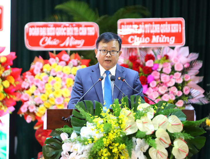Ông Nguyễn Trung Nhân - chủ tịch Ủy ban Mặt trận Tổ quốc Việt Nam TP Cần Thơ - phát biểu tại đại hội - Ảnh: Phạm Trung