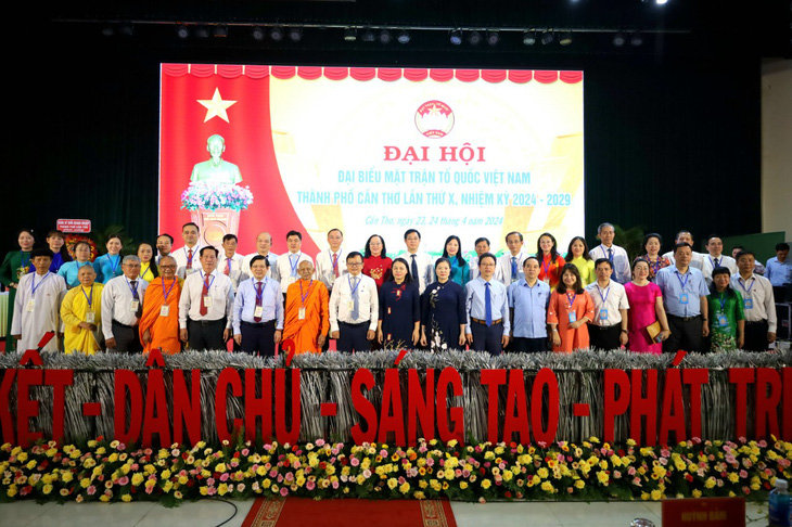 89 ủy viên Mặt trận Tổ quốc Việt Nam TP Cần Thơ ra mắt đại hội - Ảnh: Phạm Trung