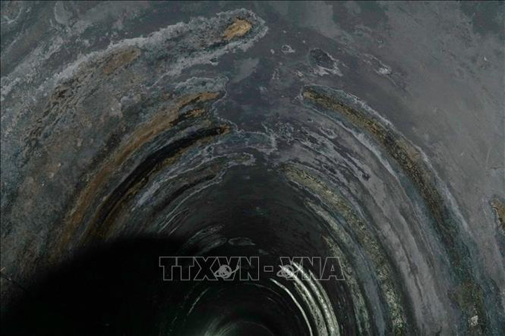 Mái vòm của hầm đường sắt số 14 bị thấm nứt, rò rỉ nước ngầm