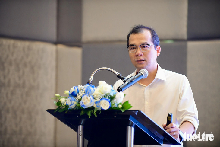 Ông Lương Quang Huy - trưởng phòng Giảm nhẹ phát thải khí nhà kính và Bảo vệ tầng Ozone - Cục biến đổi Khí hậu (Bộ Tài nguyên và Môi trường) - chia sẻ tại tọa đàm - Ảnh: QUANG ĐỊNH