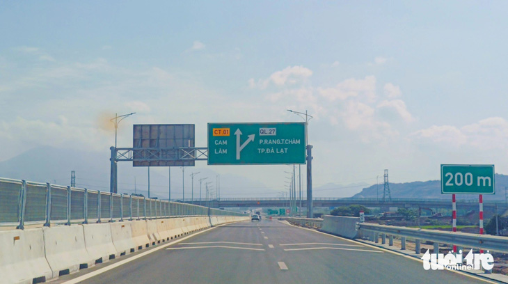 Nút giao Phan Rang (huyện Ninh Sơn) kết nối quốc lộ 27 với cao tốc - Ảnh: DUY NGỌC