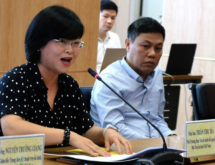 Bà Trần Thu Hà - phó trưởng ban truyền hình đối ngoại (VTV4) - kể lại quá trình thực hiện bộ phim tài liệu - Ảnh: ĐẬU DUNG
