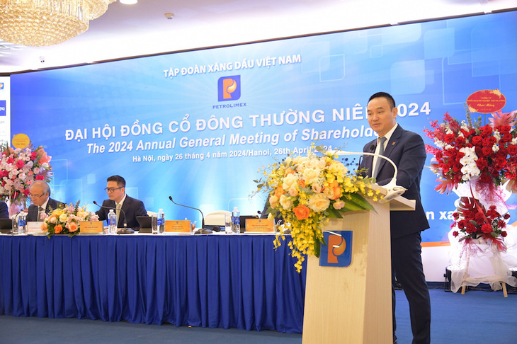 Tổng giám đốc Đào Nam Hải thông tin về hoạt động sản xuất kinh doanh của tập đoàn - Ảnh: N.KH.