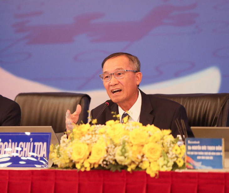 Ông Dương Công Minh, chủ tịch hội đồng quản trị Sacombank, giải thích vì sao Sacombank 9 năm liền chưa chia cổ tức - Ảnh: PHƯƠNG QUYÊN