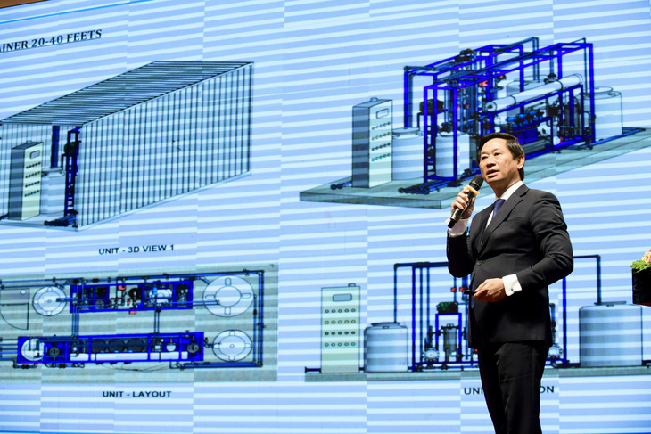 Ông Nguyễn Hải Linh, chủ tịch Công ty CPĐT&PT Cửu Long Capital, chia sẻ về mô hình nhà máy nước di động - Ảnh: QUANG ĐỊNH
