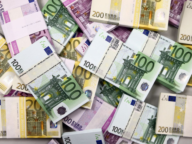 Châu Âu đặt giới hạn thanh toán bằng tiền mặt nhằm chống rửa tiền- Ảnh 1.