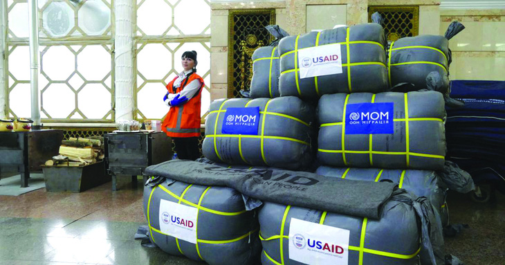 Mền giữ nhiệt cứu sinh của Cơ quan Viện trợ Mỹ (USAID) gửi tới nhân dân Ukraine. Ảnh: iom.int