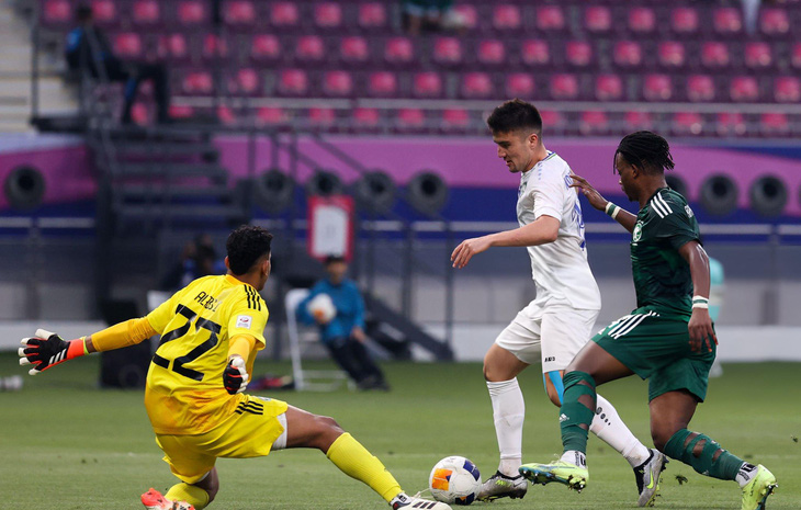 Hạ Saudi Arabia, U23 Uzbekistan gặp U23 Indonesia tại bán kết