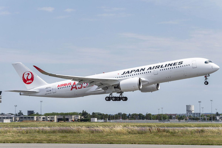 Japan Airlines hủy chuyến bay do phi công say rượu - Ảnh: KYODO